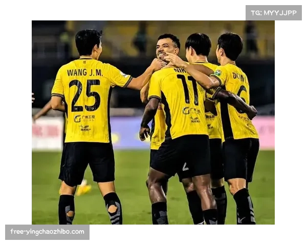 广州豹客场三球领先被追两球 领先后战术收缩存争议